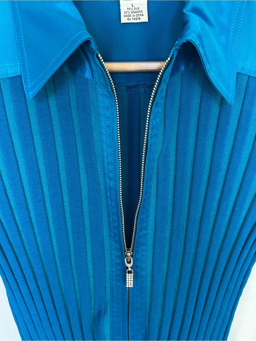 Vintage Caché Y2K Blue Silk-Blend Ribbed Zip-Up Collared Long Sleeve Top Size L - Picture 2 of 11